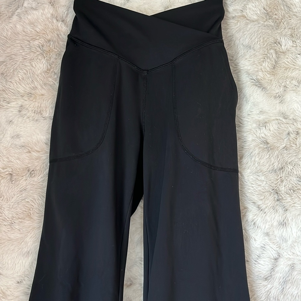 Halara flare leggings with pockets